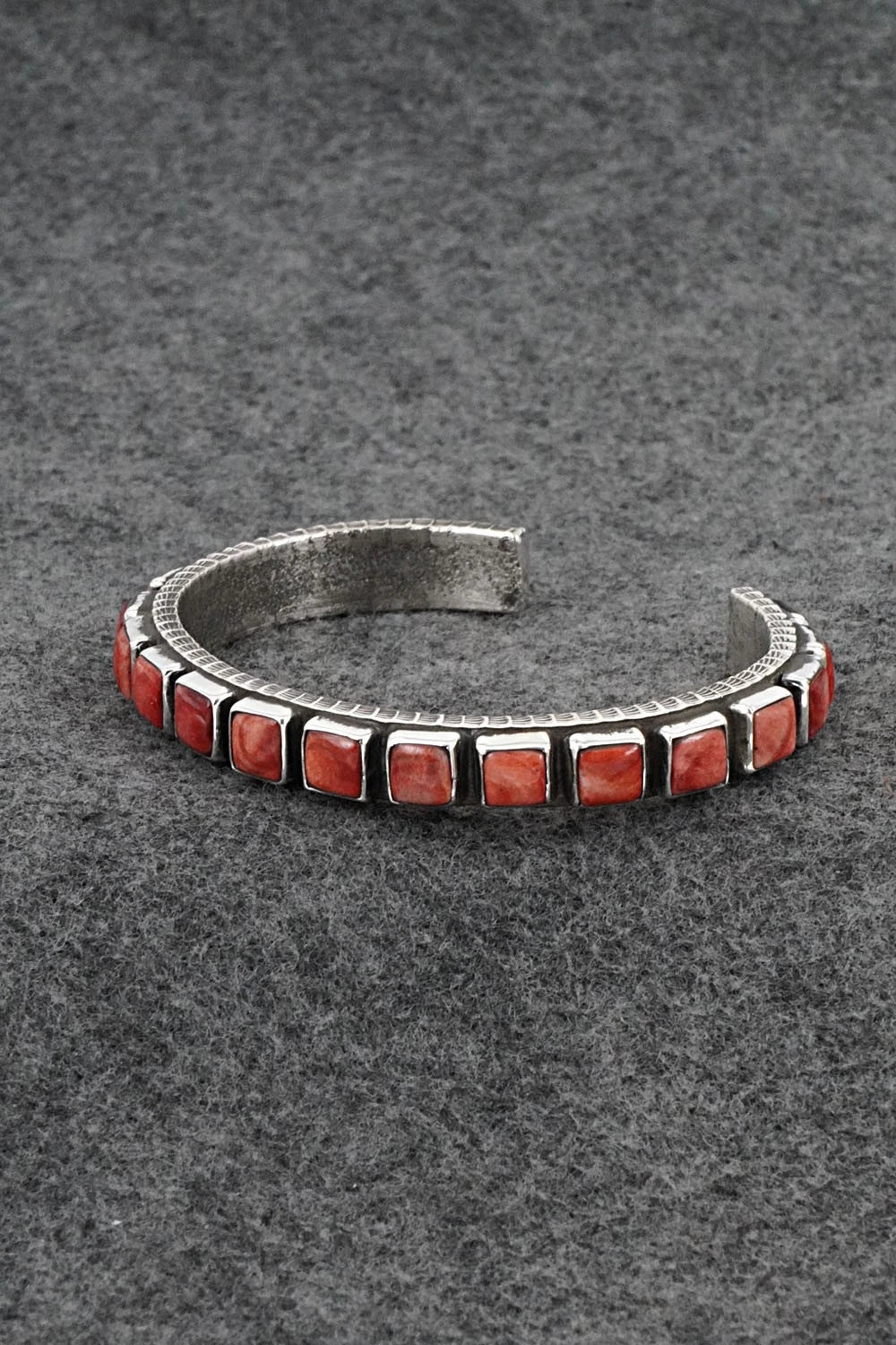 Spiny Oyster & Sterling Silver Bracelet - Ernest Rangel