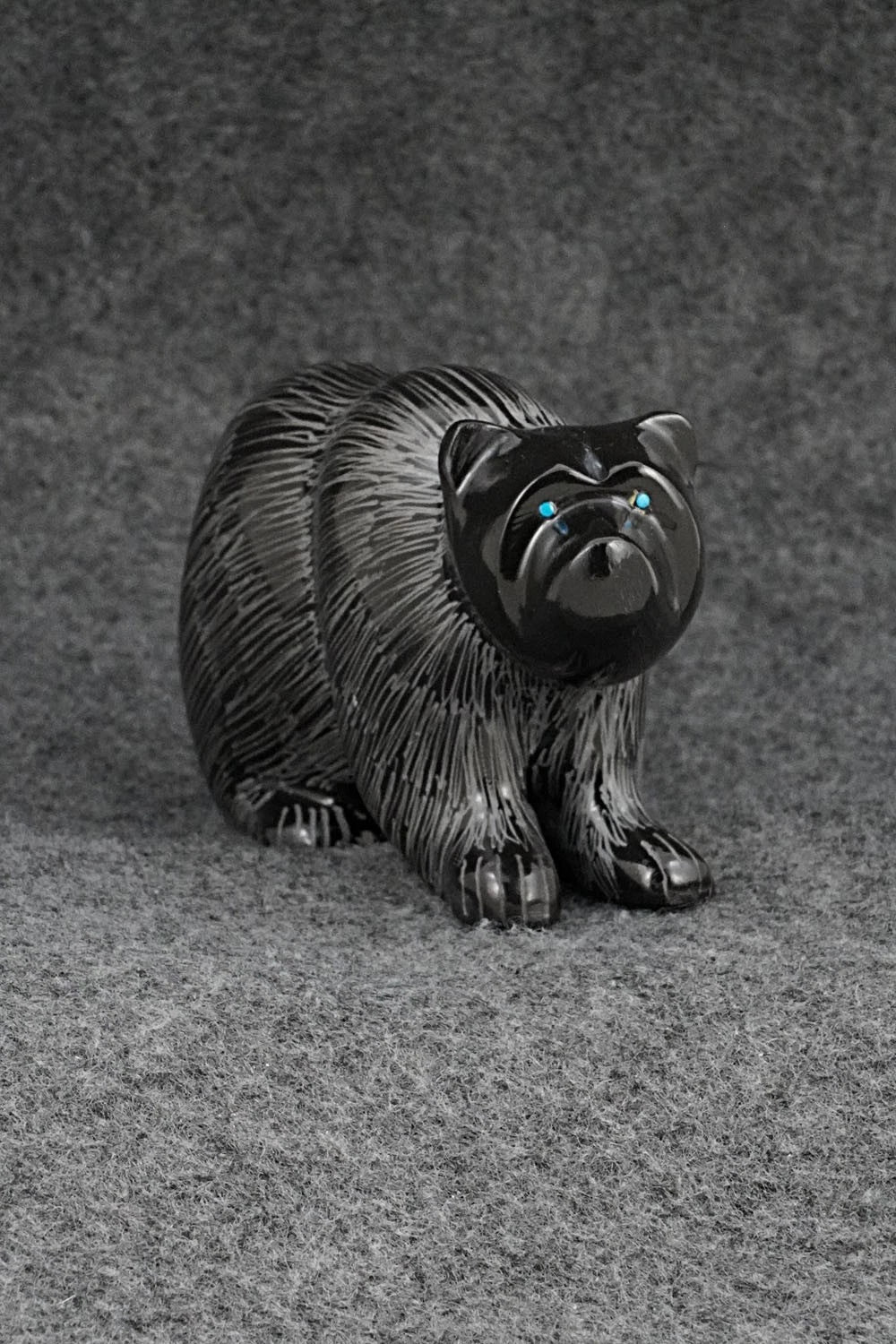 Bear Zuni Fetish Carving - Nelson Yatsattie