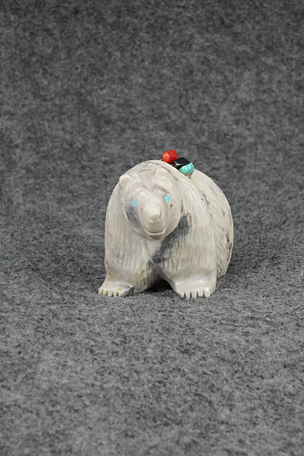 Bear Zuni Fetish Carving - Farlan & Paulette Quam