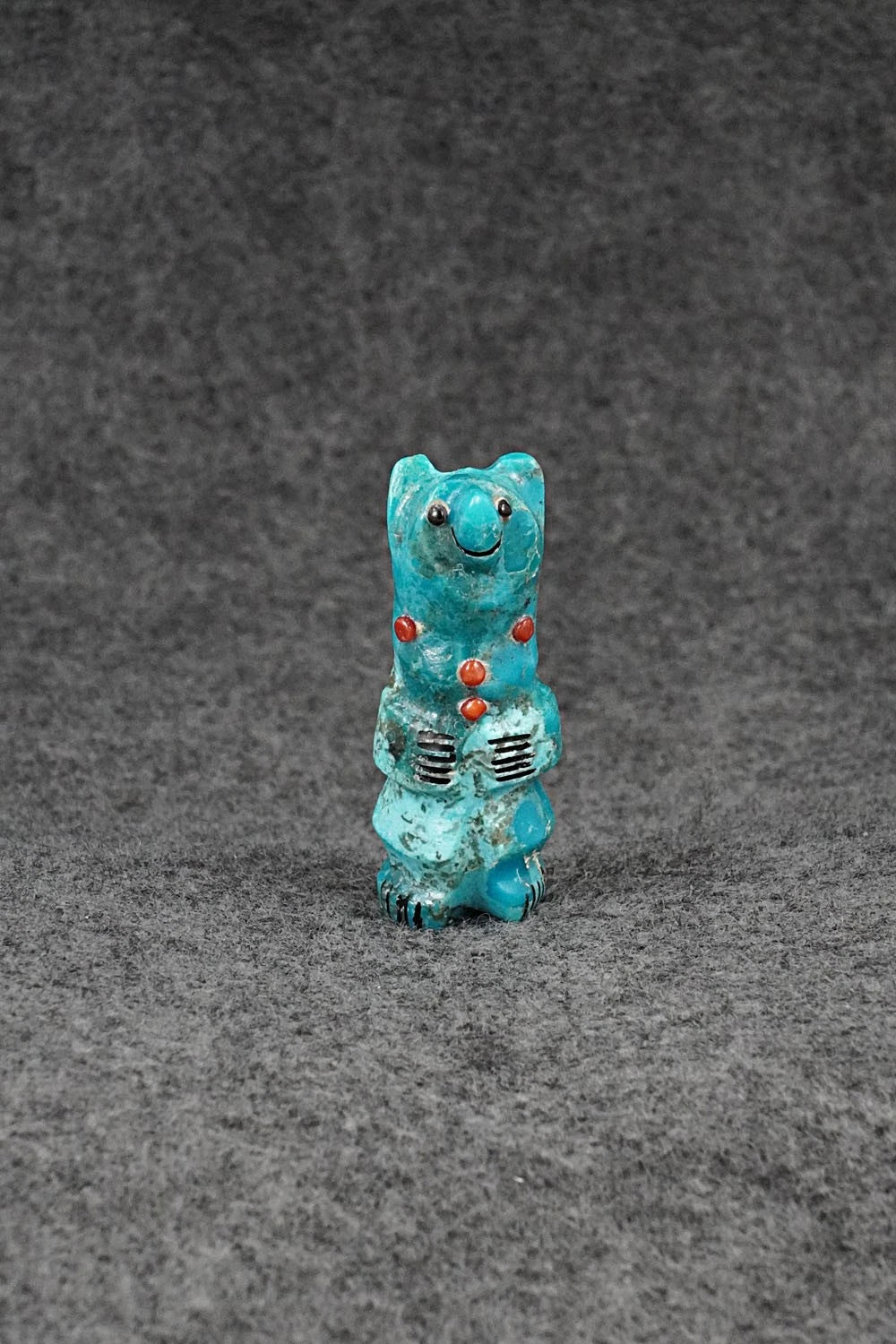 Bear Zuni Fetish Carving - Claudia Peina
