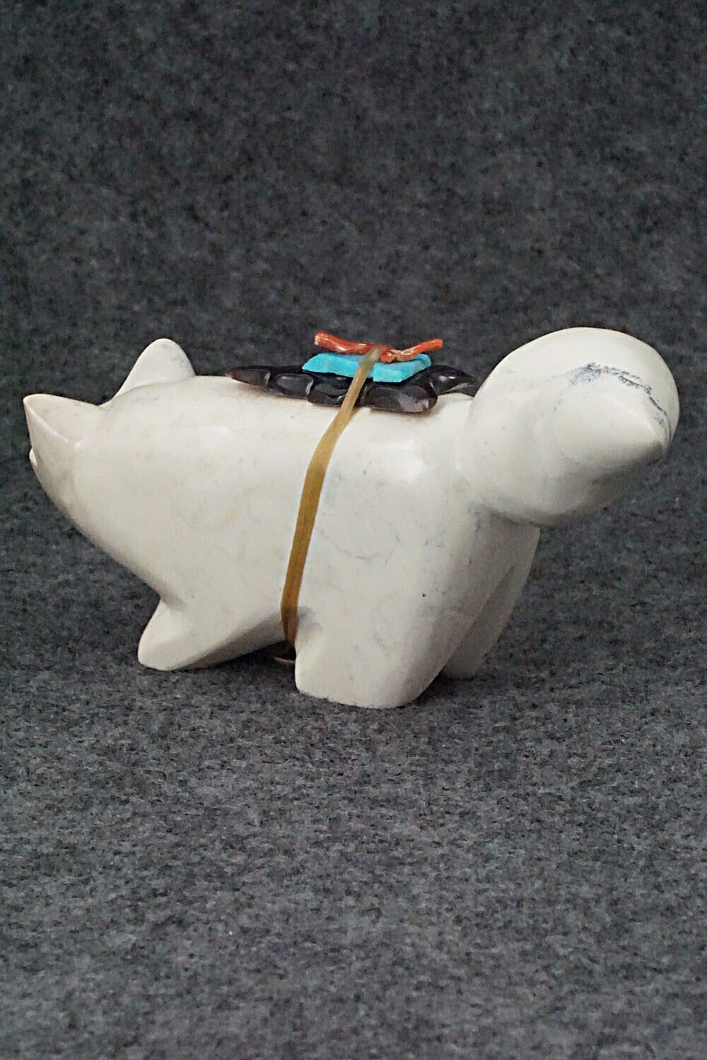 Wolf Zuni Fetish Carving - Enrike Leekya
