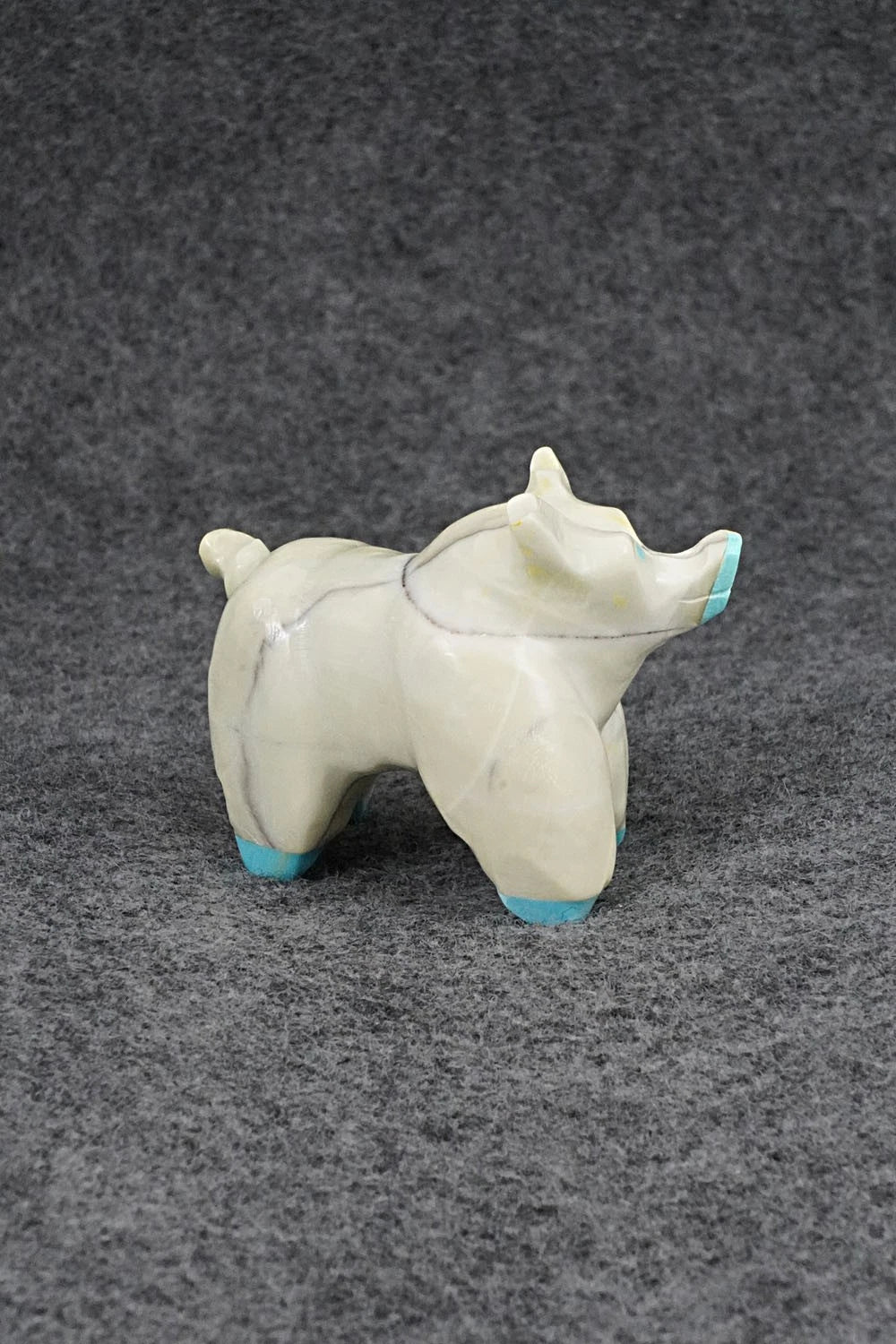 Pig Zuni Fetish Carving - Freddie Leekya