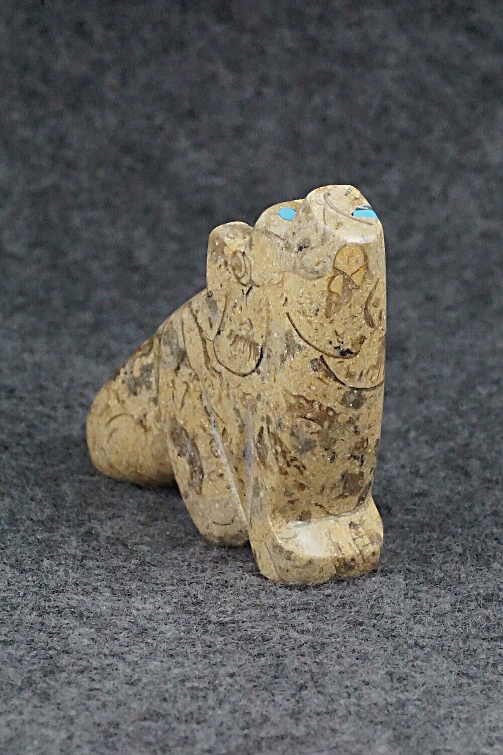 Wolf Zuni Fetish Carving - Bernard Laiwakete