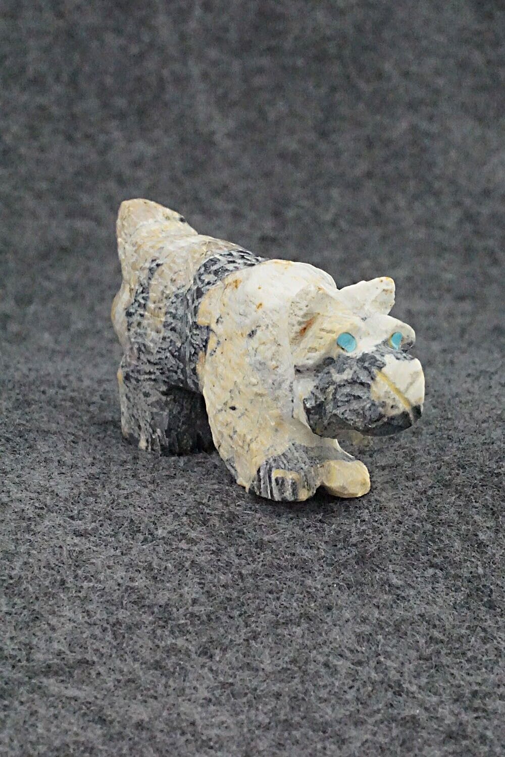 Bobcat Zuni Fetish Carving - Tony Mackel