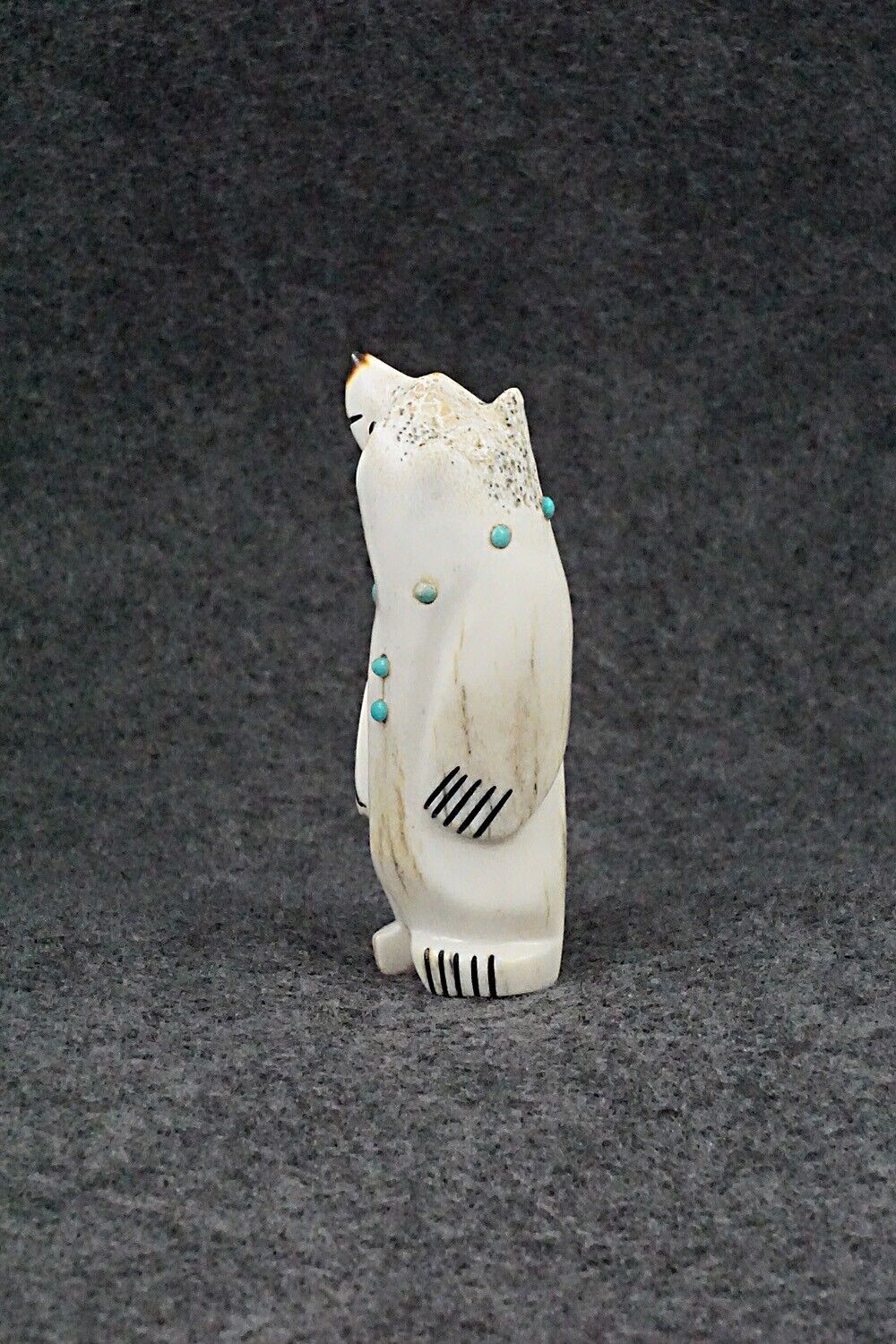 Bear Zuni Fetish Carving - Claudia Peina