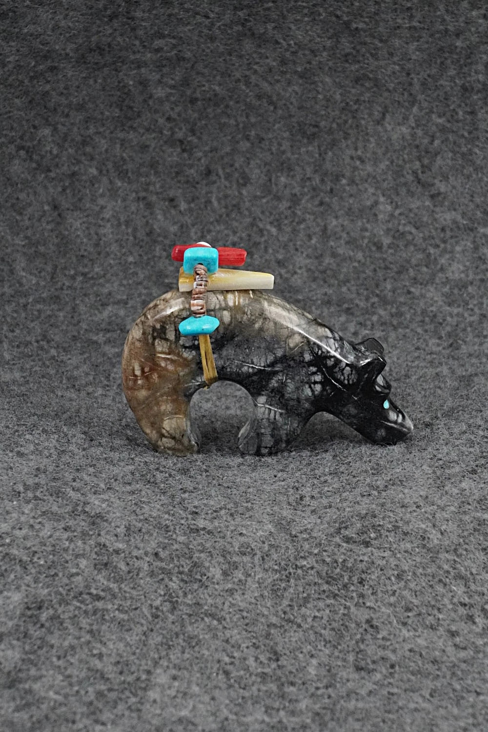 Bear Zuni Fetish Carving - Rodney Laiwakete