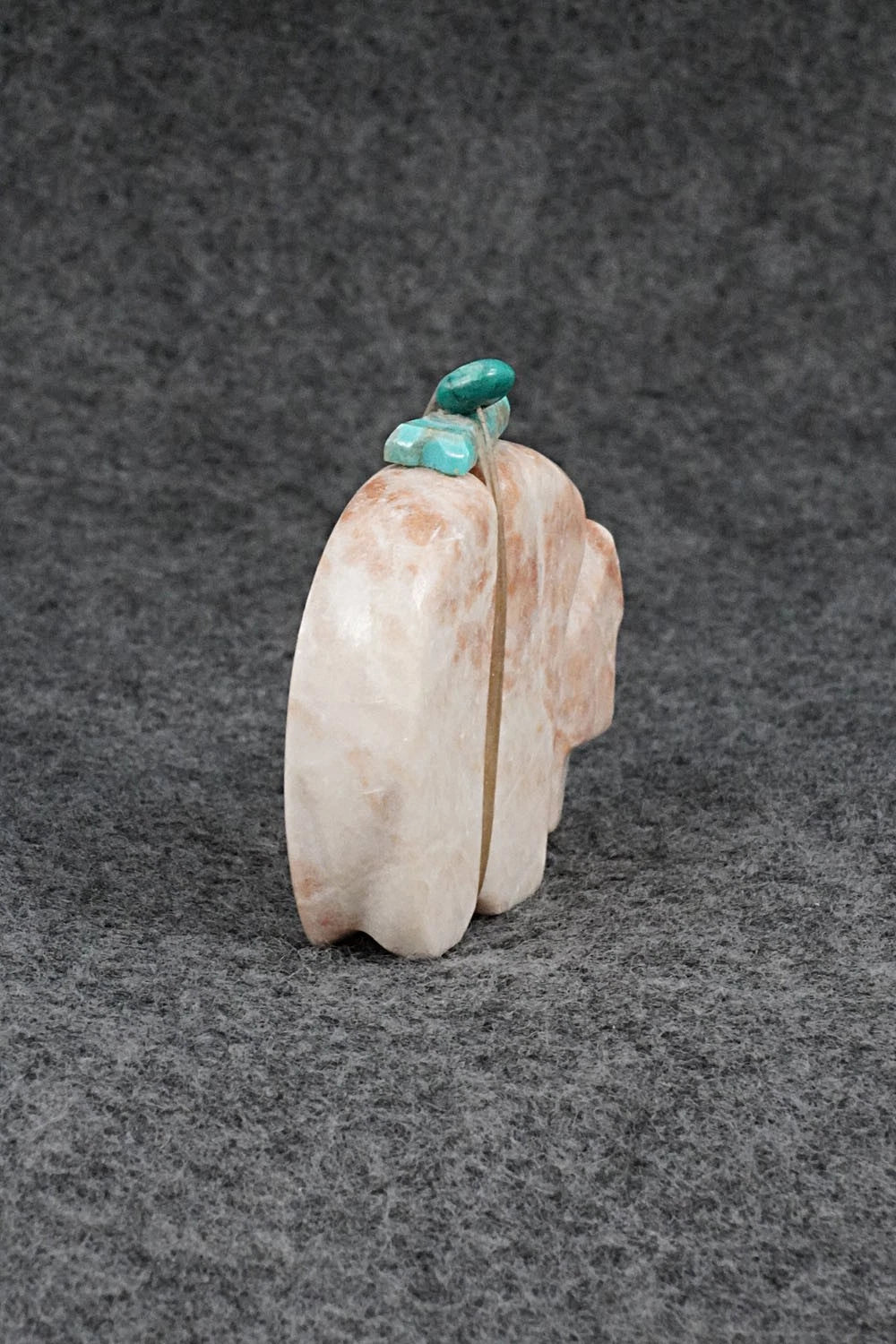 Bear Zuni Fetish Carving - Kinizi Hanawekee