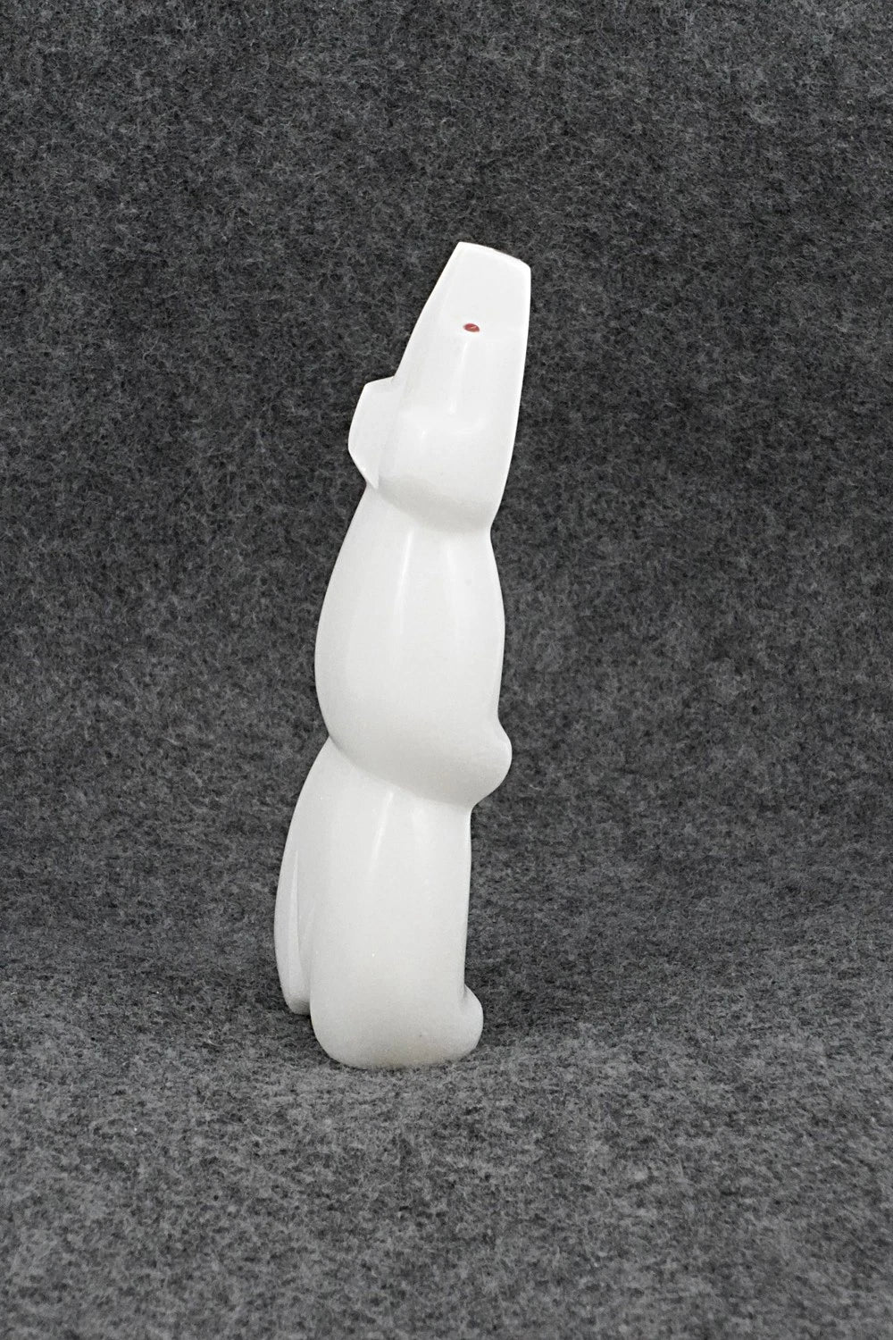 Bear Zuni Fetish Carving - Kenric Laiwakete