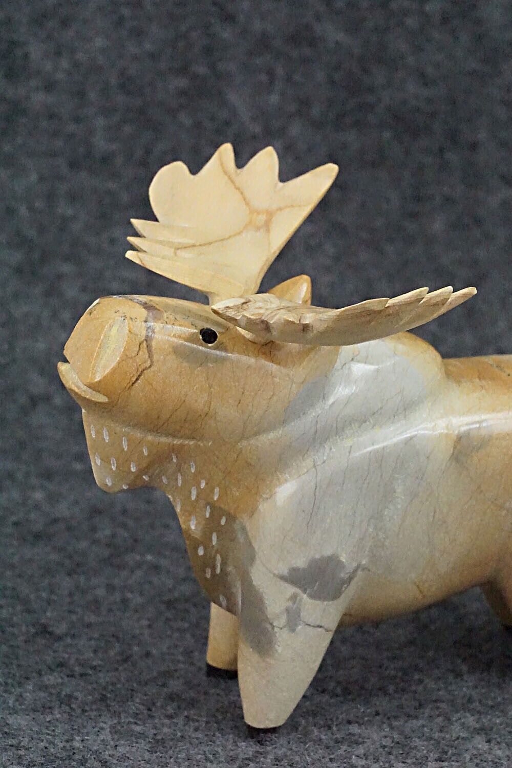 Moose Zuni Fetish Carving - Enrike Leekya