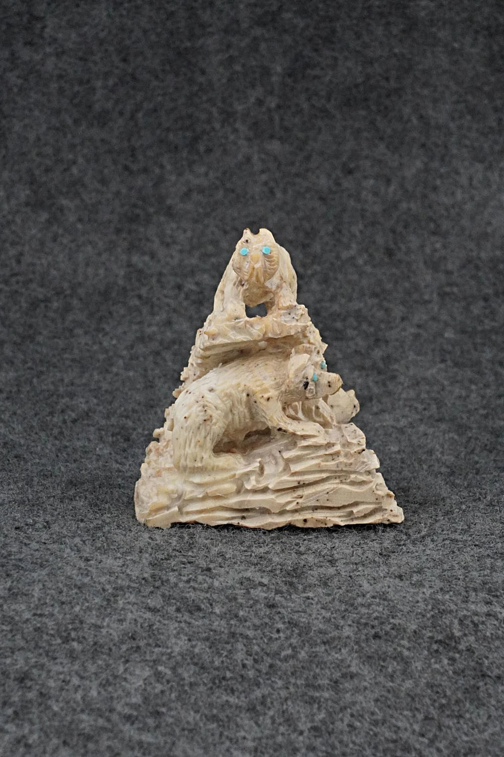 Bears Zuni Fetish Carving - Adrian Cachini