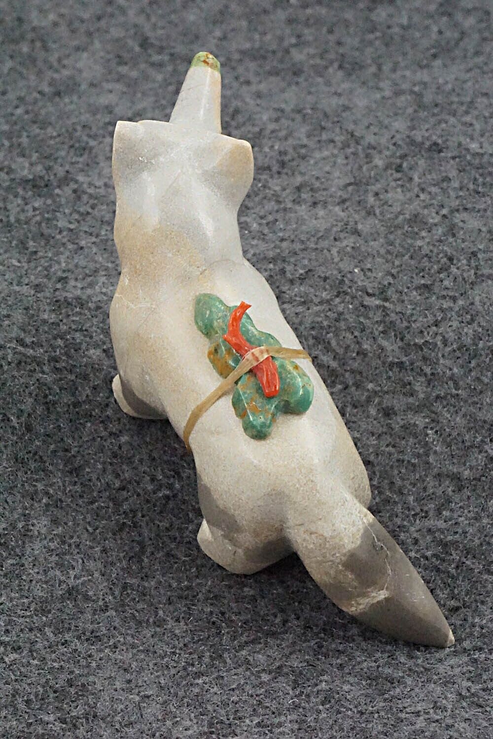 Wolf Zuni Fetish Carving - Enrike Leekya
