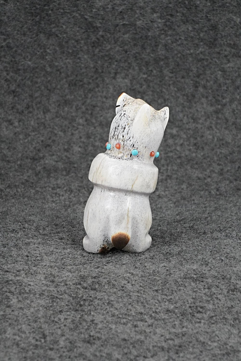 Bear Zuni Fetish Carving - Claudia Peina