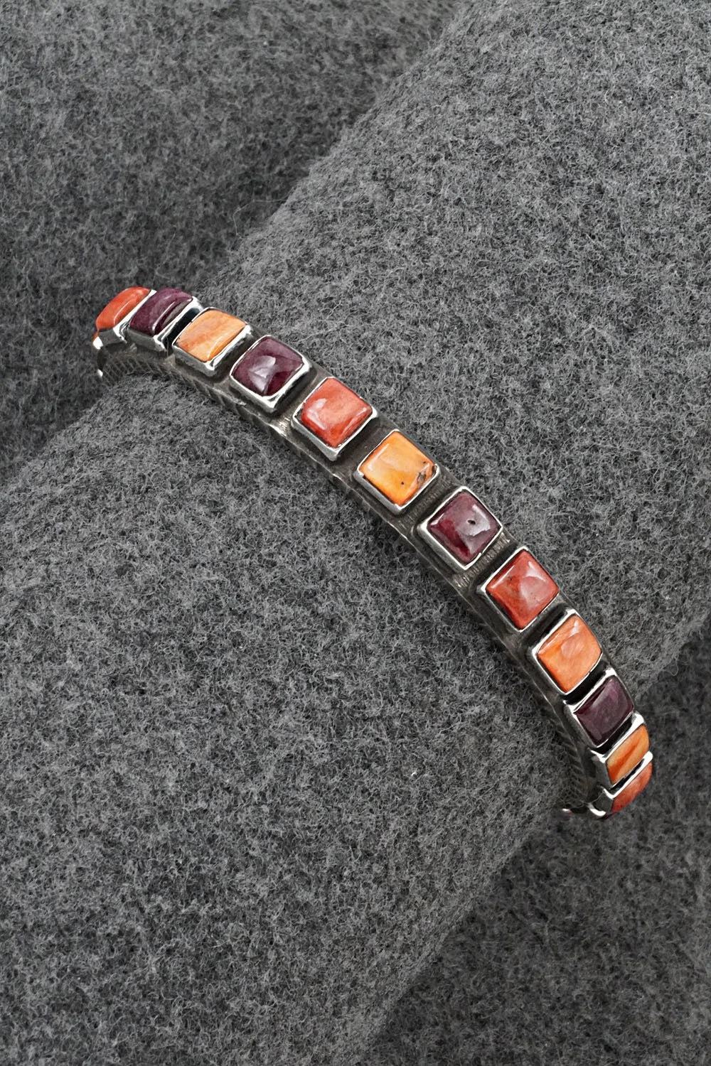 Spiny Oyster & Sterling Silver Bracelet - Ernest Rangel