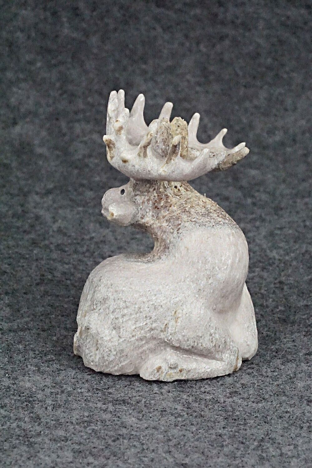 Deer Zuni Fetish Carving - Maxx Laate