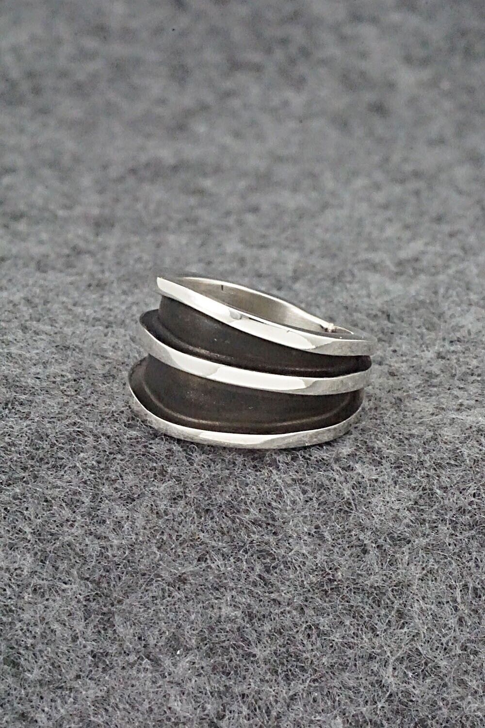 Sterling Silver Ring - Tom Hawk - Size 4.5