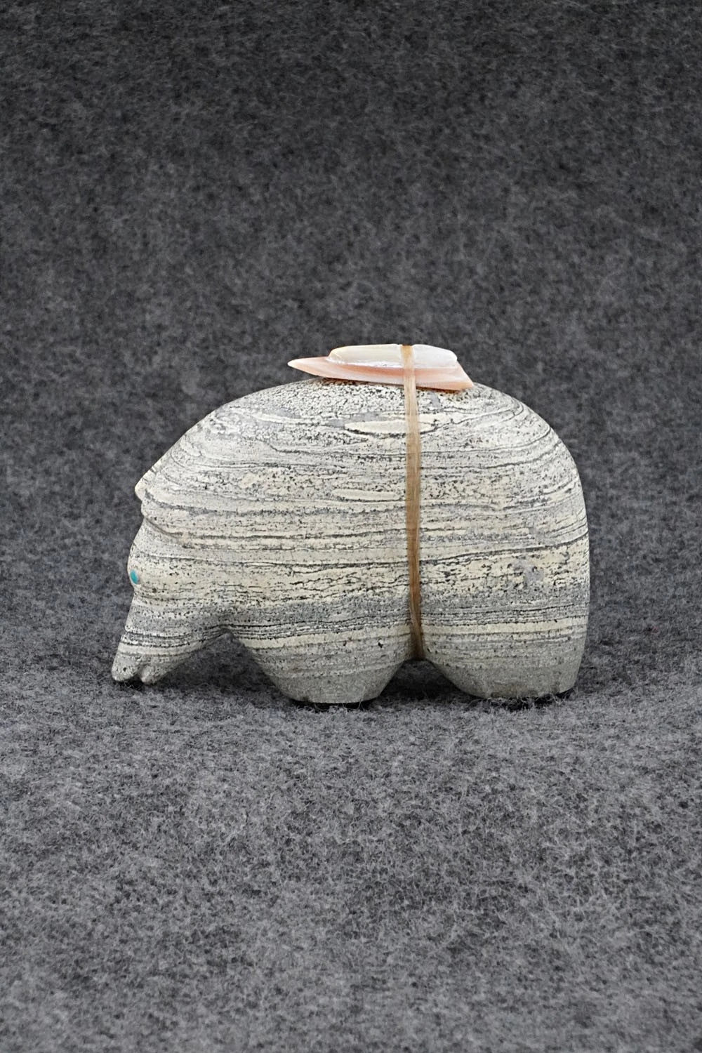 Bear Zuni Fetish Carving - Delvin Leekya