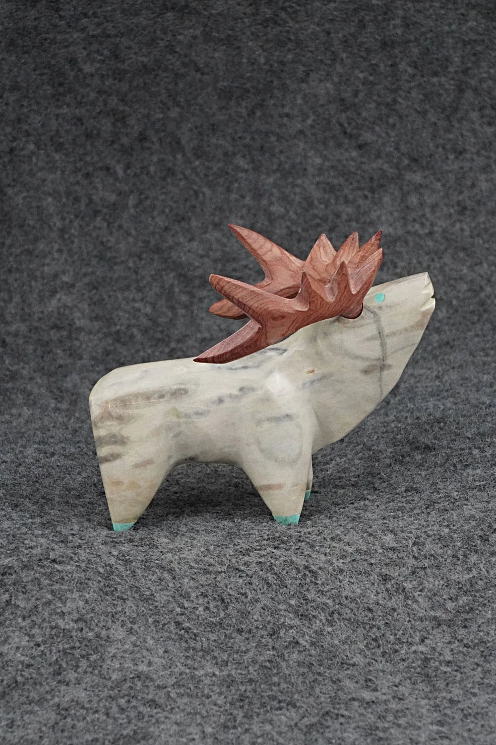Moose Zuni Fetish Carving - Enrike Leekya