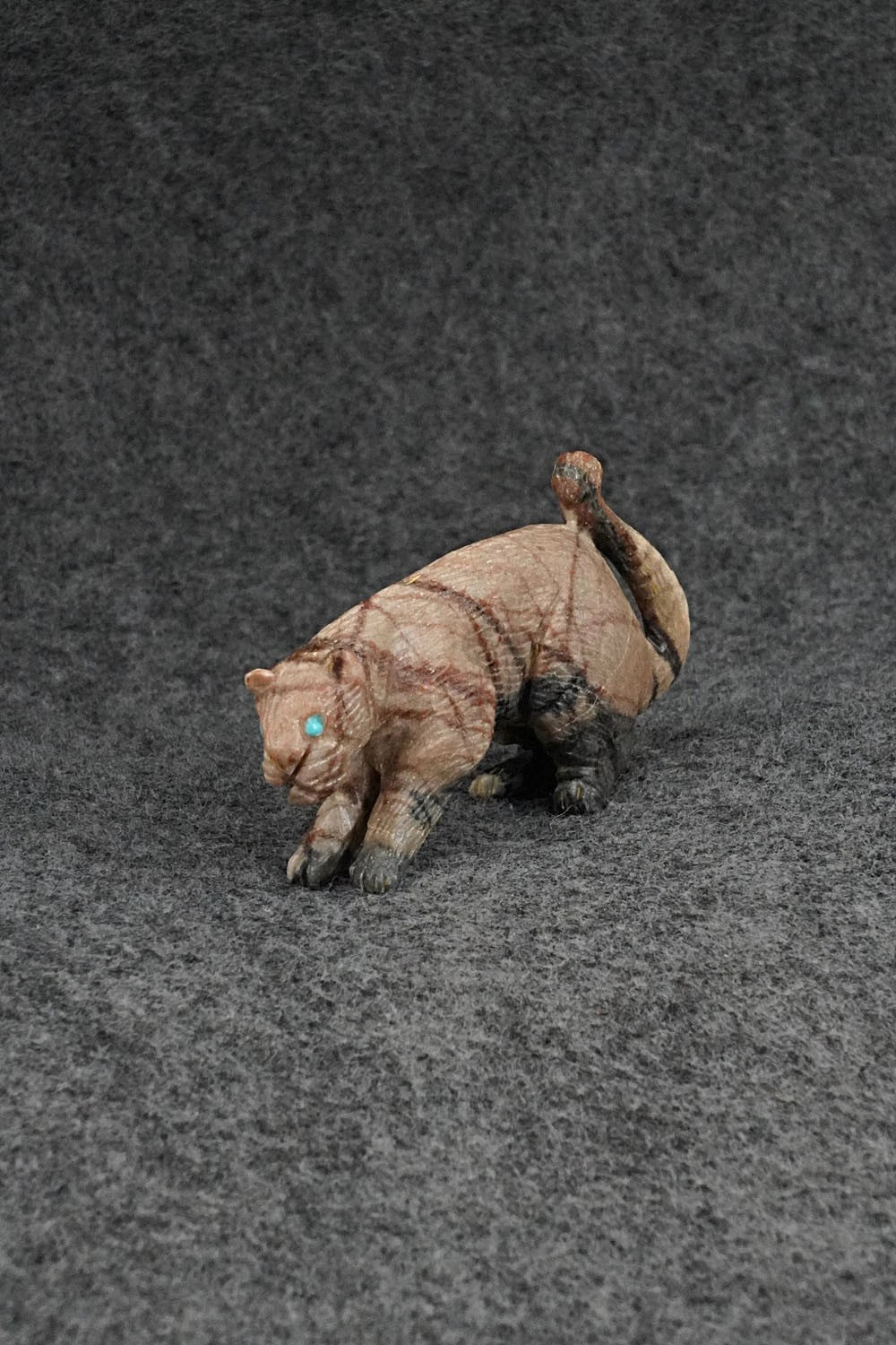 Mountain Lion Zuni Fetish Carving - Lance Cheama