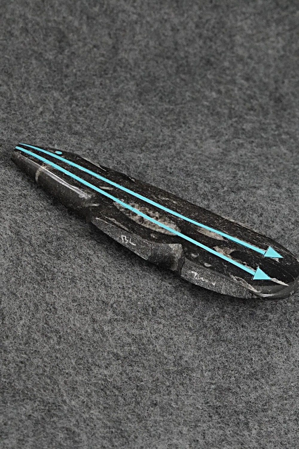 Bear Zuni Fetish Carving - Bernard Laiwakete