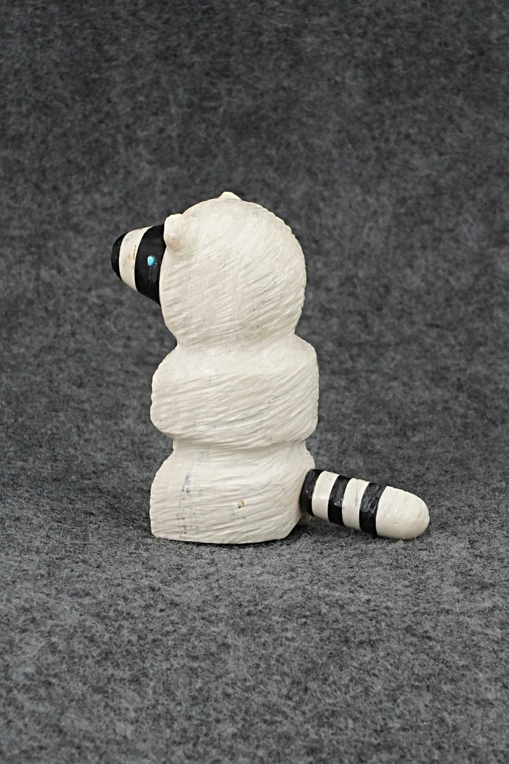 Raccoon Zuni Fetish Carving - Susan Lementino
