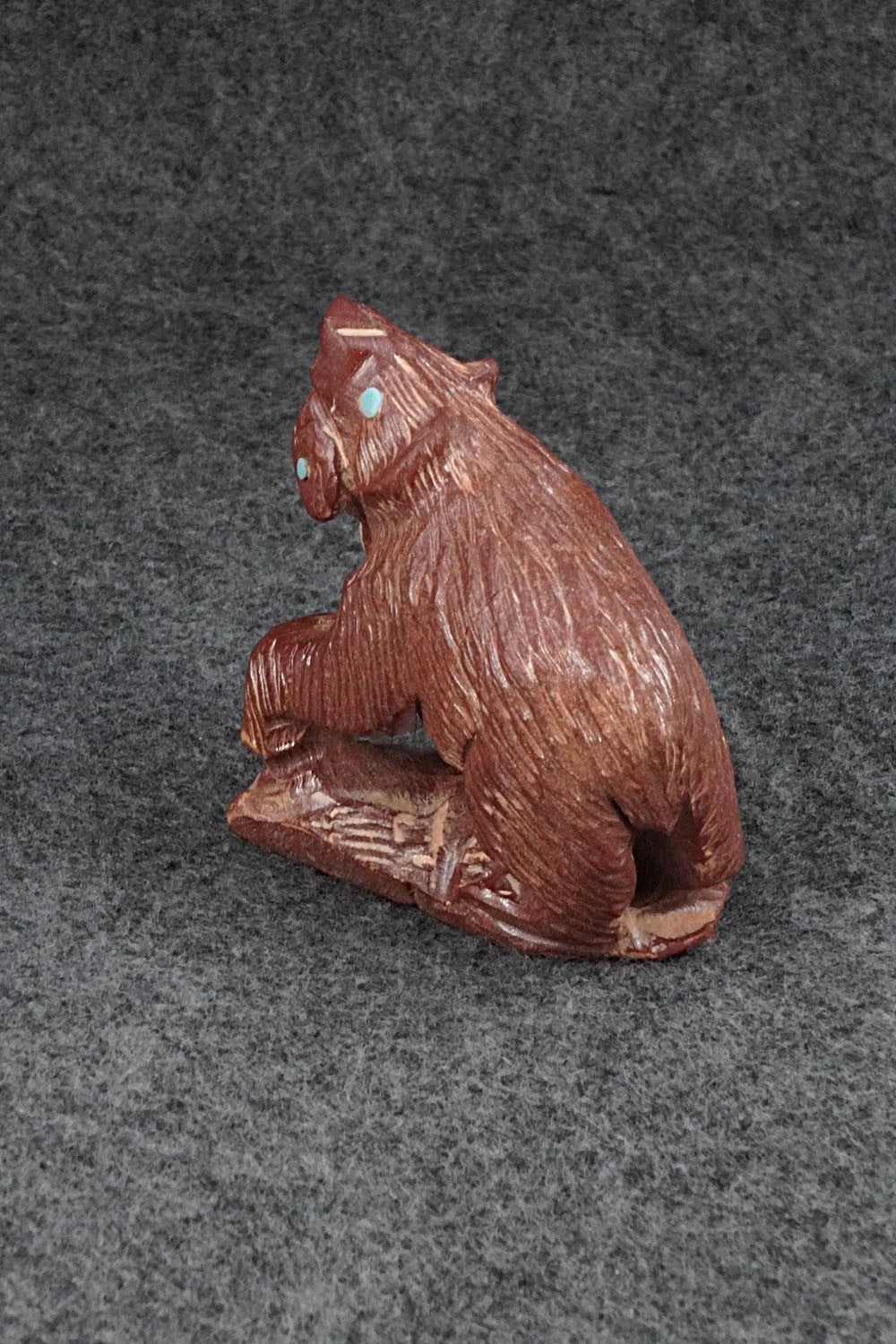 Bear Zuni Fetish Carving - Derrick Kaamasee