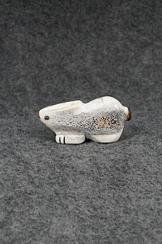 Rabbit Zuni Fetish Carving - Claudia Peina