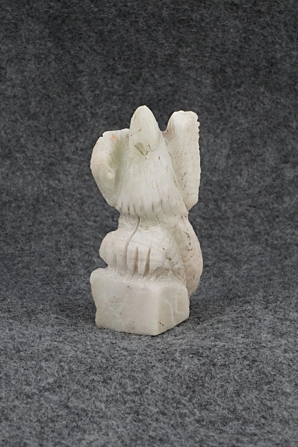 Eagle Zuni Fetish Carving - Jon Quam