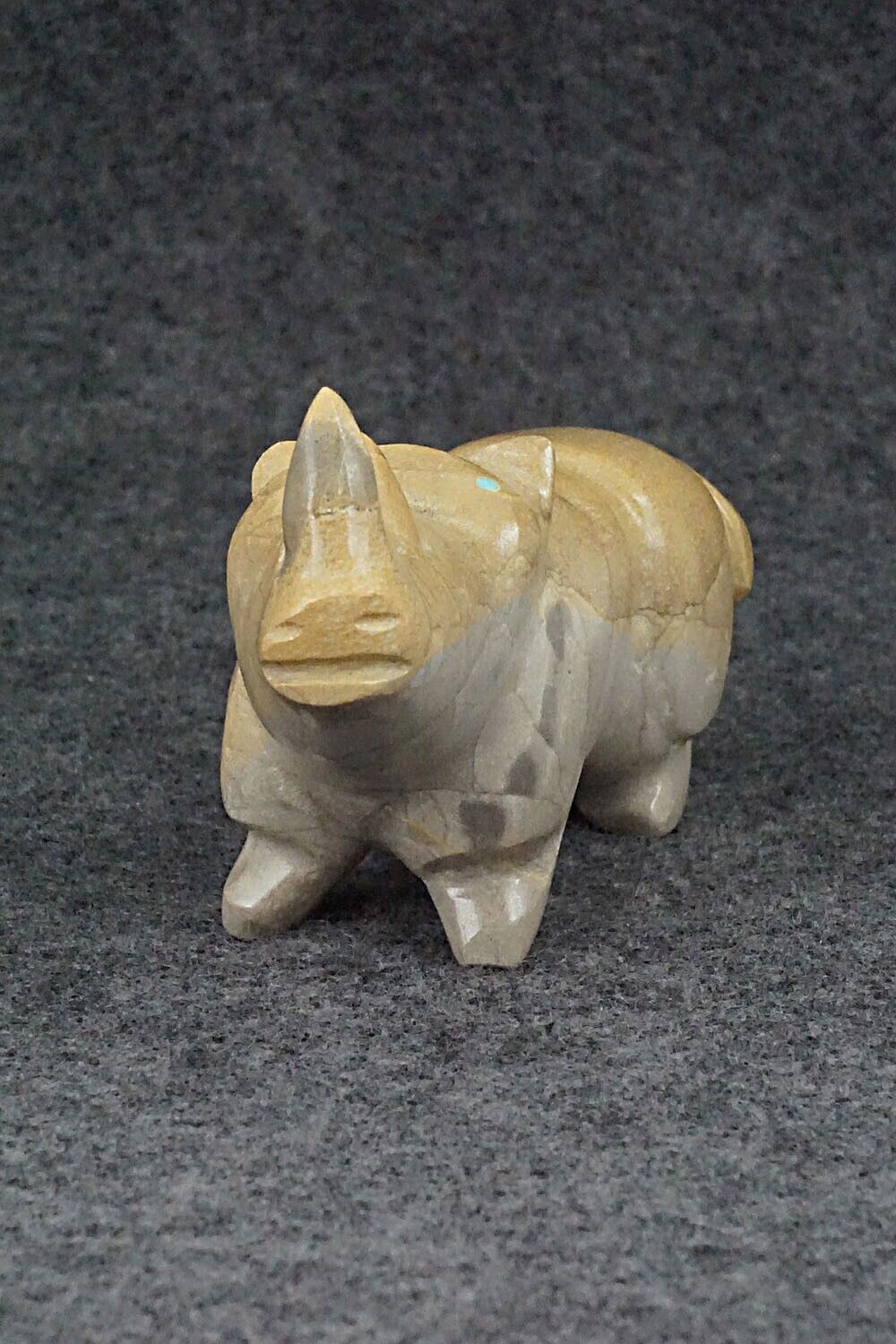 Rhino Zuni Fetish Carving - Enrike Leekya