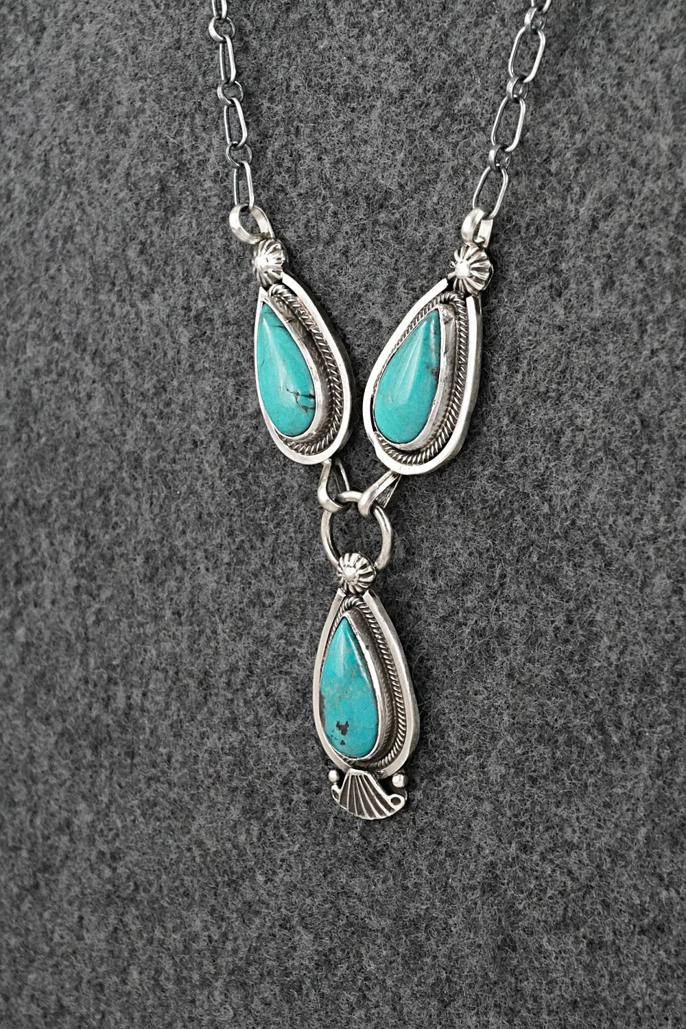 Turquoise & Sterling Silver Necklace - Verley Betone