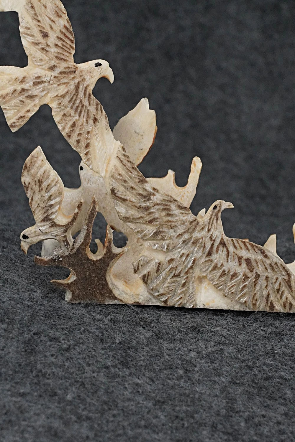 Eagles Zuni Fetish Carving - Ruben Najara