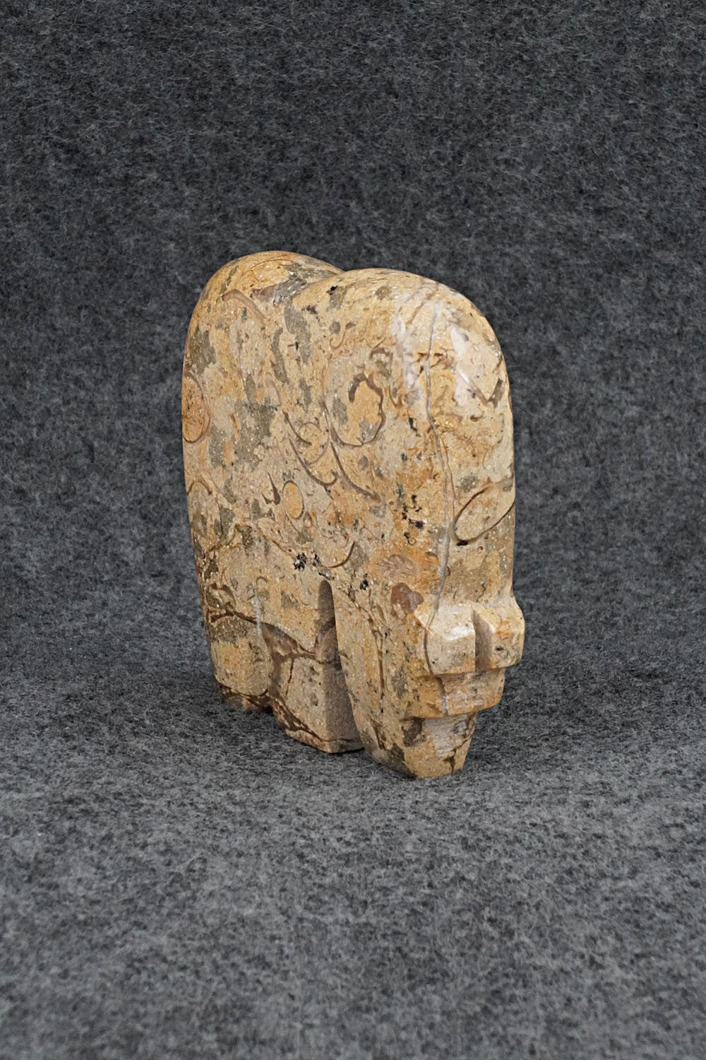 Bear Zuni Fetish Carving - Bernard Laiwakete