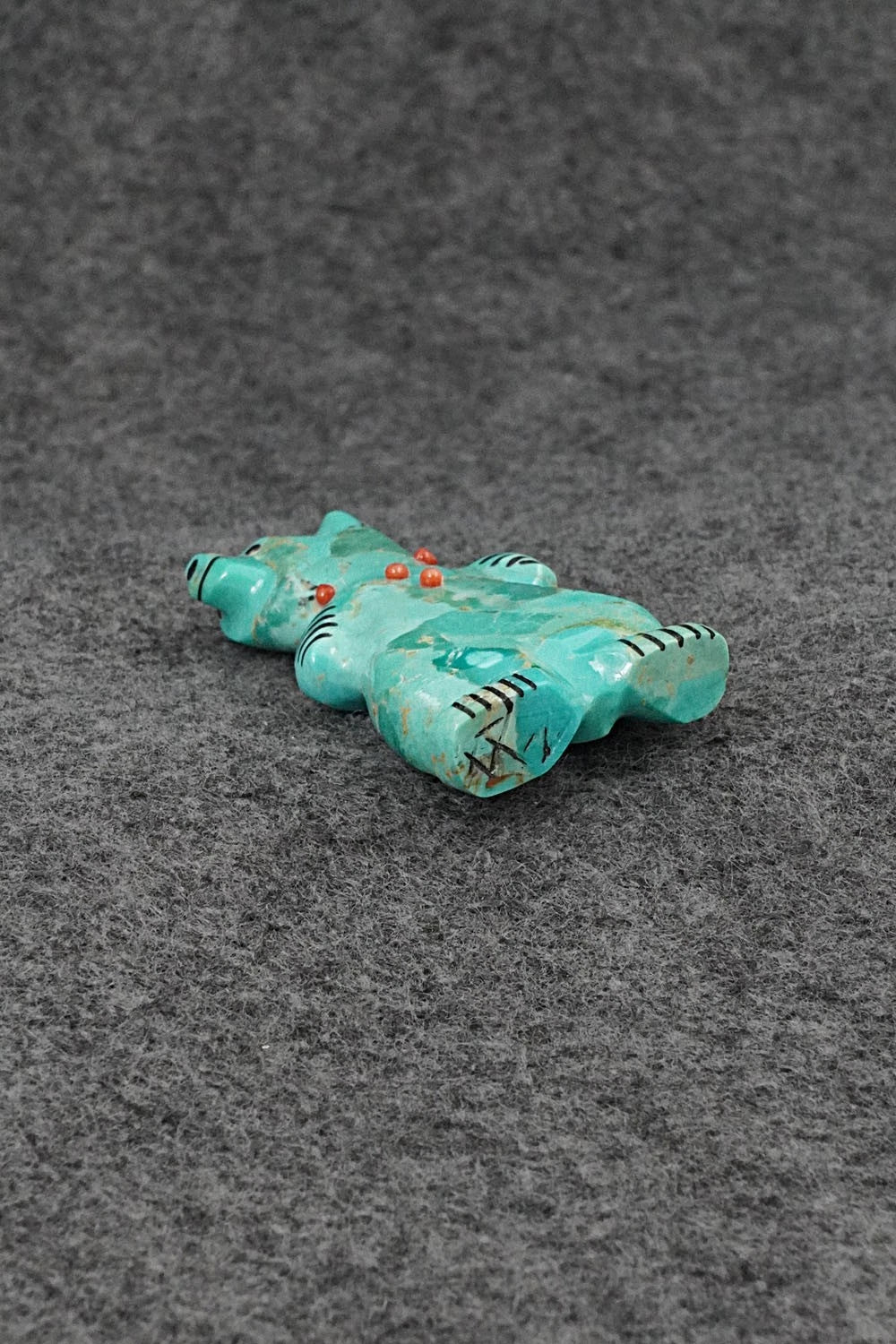 Bear Zuni Fetish Carving - Claudia Peina