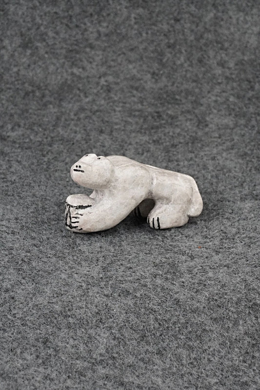 Bear Zuni Fetish Carving - Rick Kallestewa