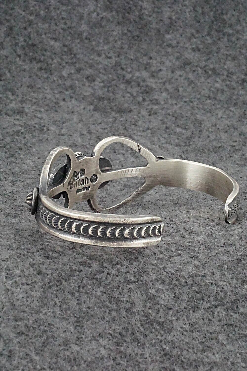 Pink Conch Shell & Sterling Silver Bracelet - Eva & Linberg Billah