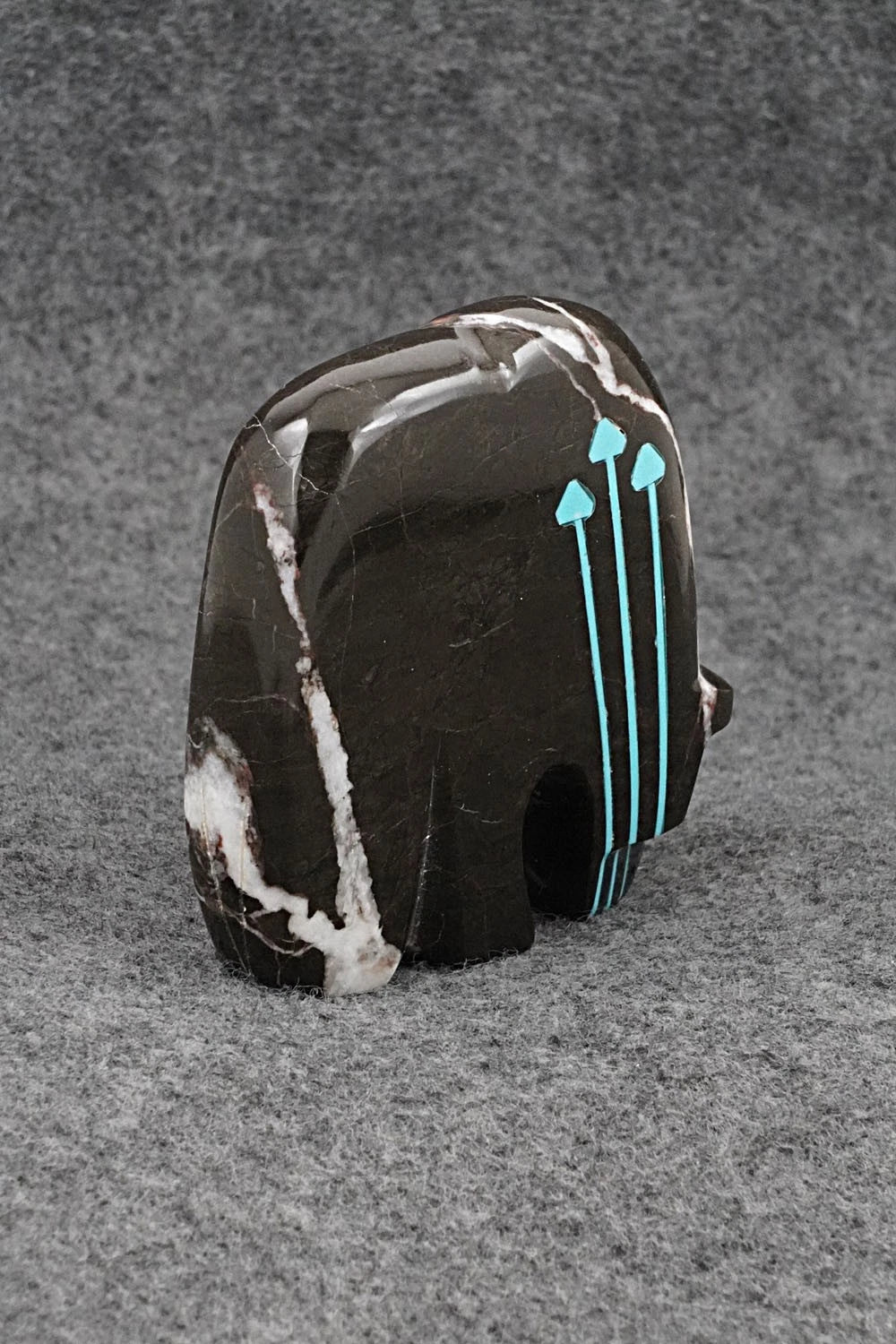Bear Zuni Fetish Carving - Kenric Laiwakete