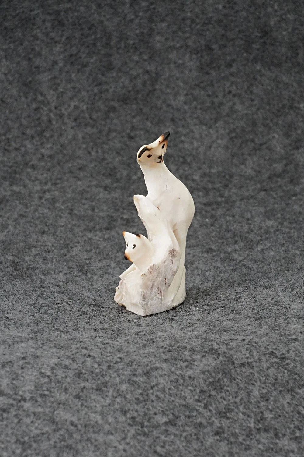 Cat Zuni Fetish Carving - Ruben Najera