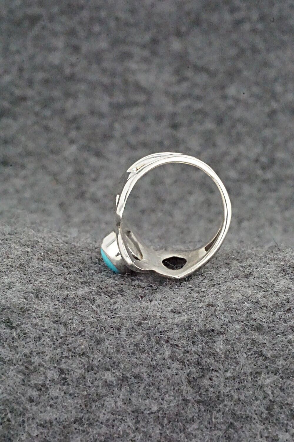 Turquoise & Sterling Silver Ring - Victor Pena - Size 4.5