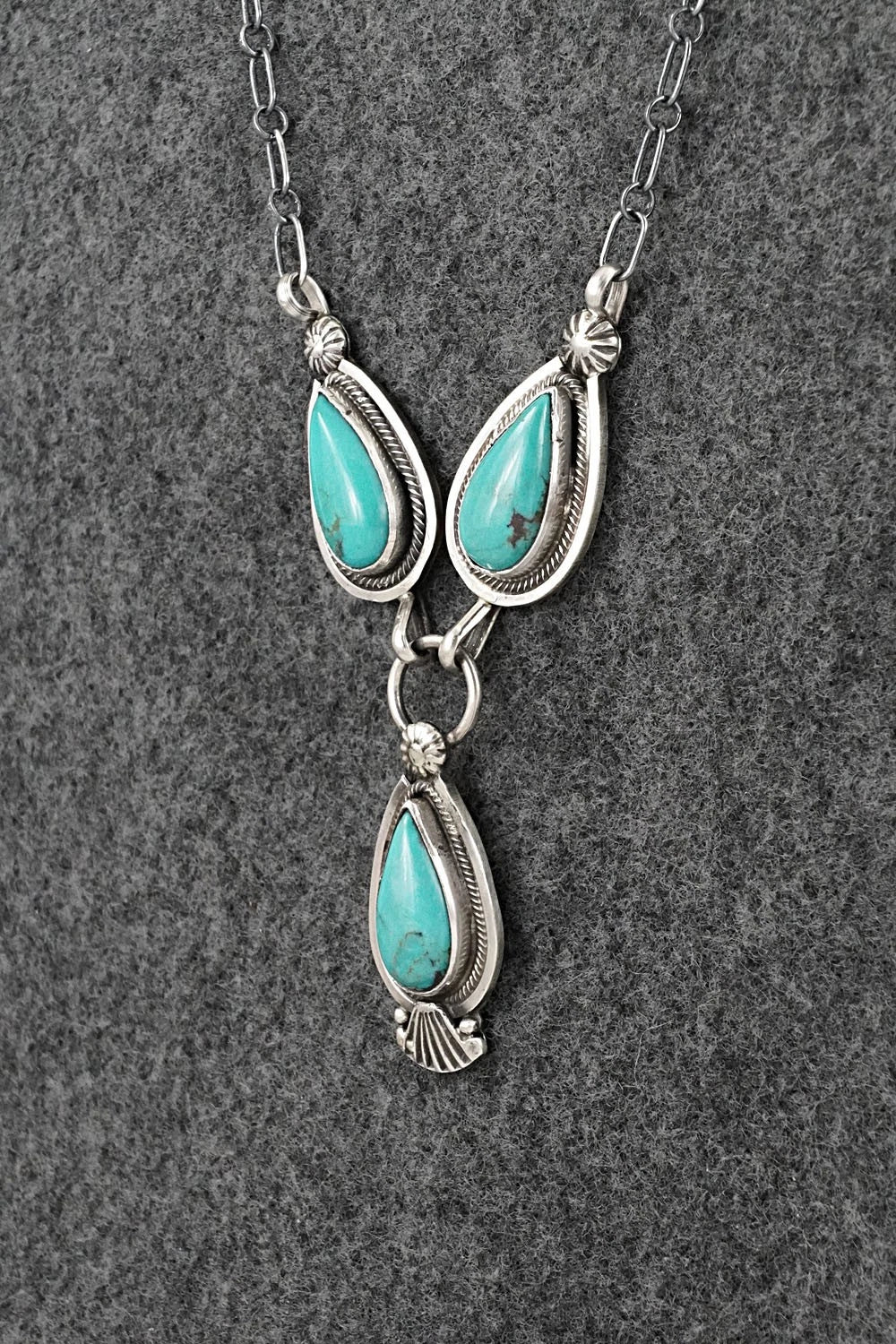 Turquoise & Sterling Silver Necklace - Verley Betone