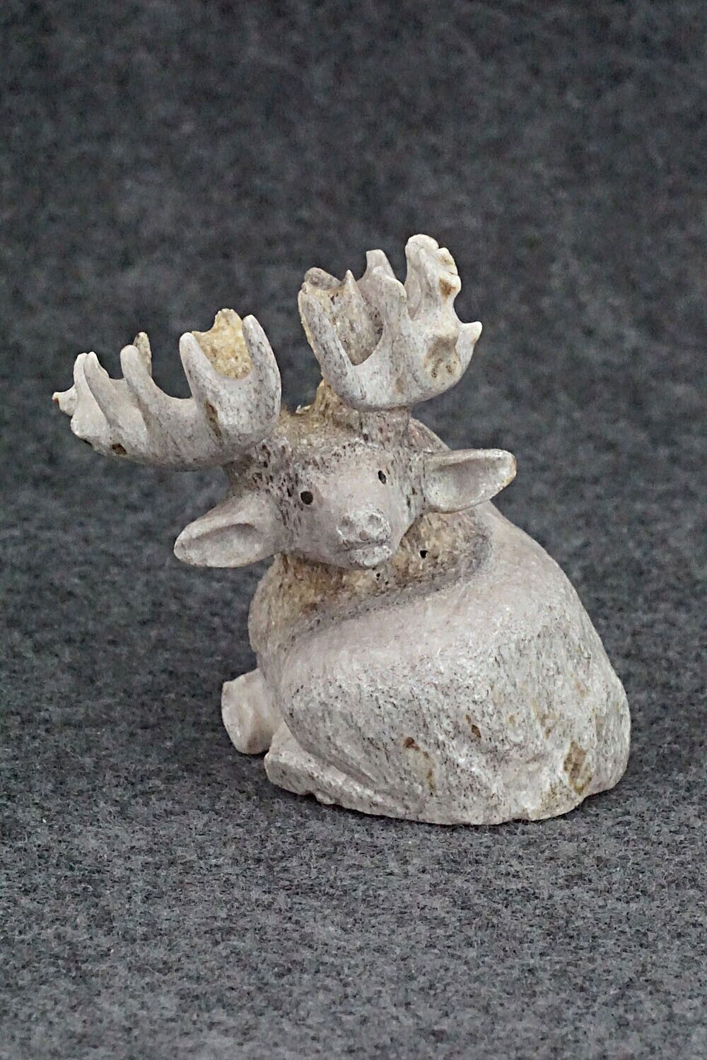 Deer Zuni Fetish Carving - Maxx Laate