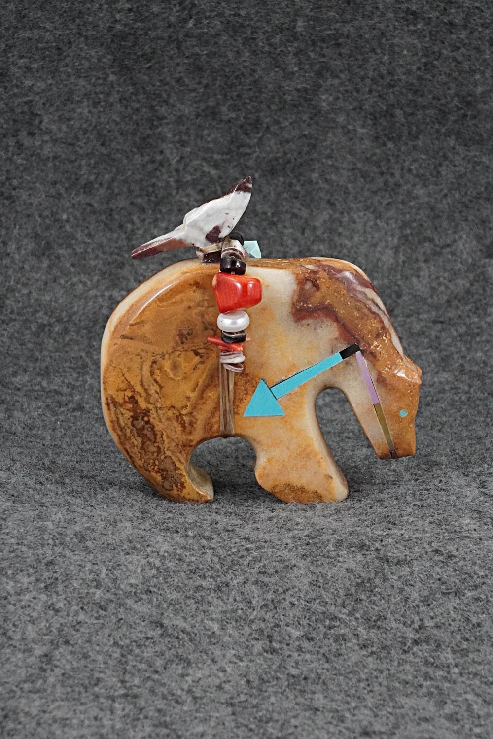 Bear Zuni Fetish Carving - Fernando Laiwakete