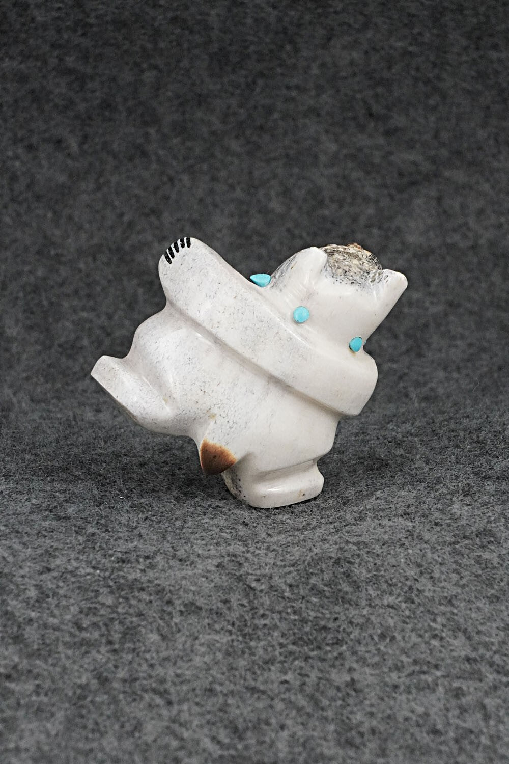 Bear Zuni Fetish Carving - Claudia Peina