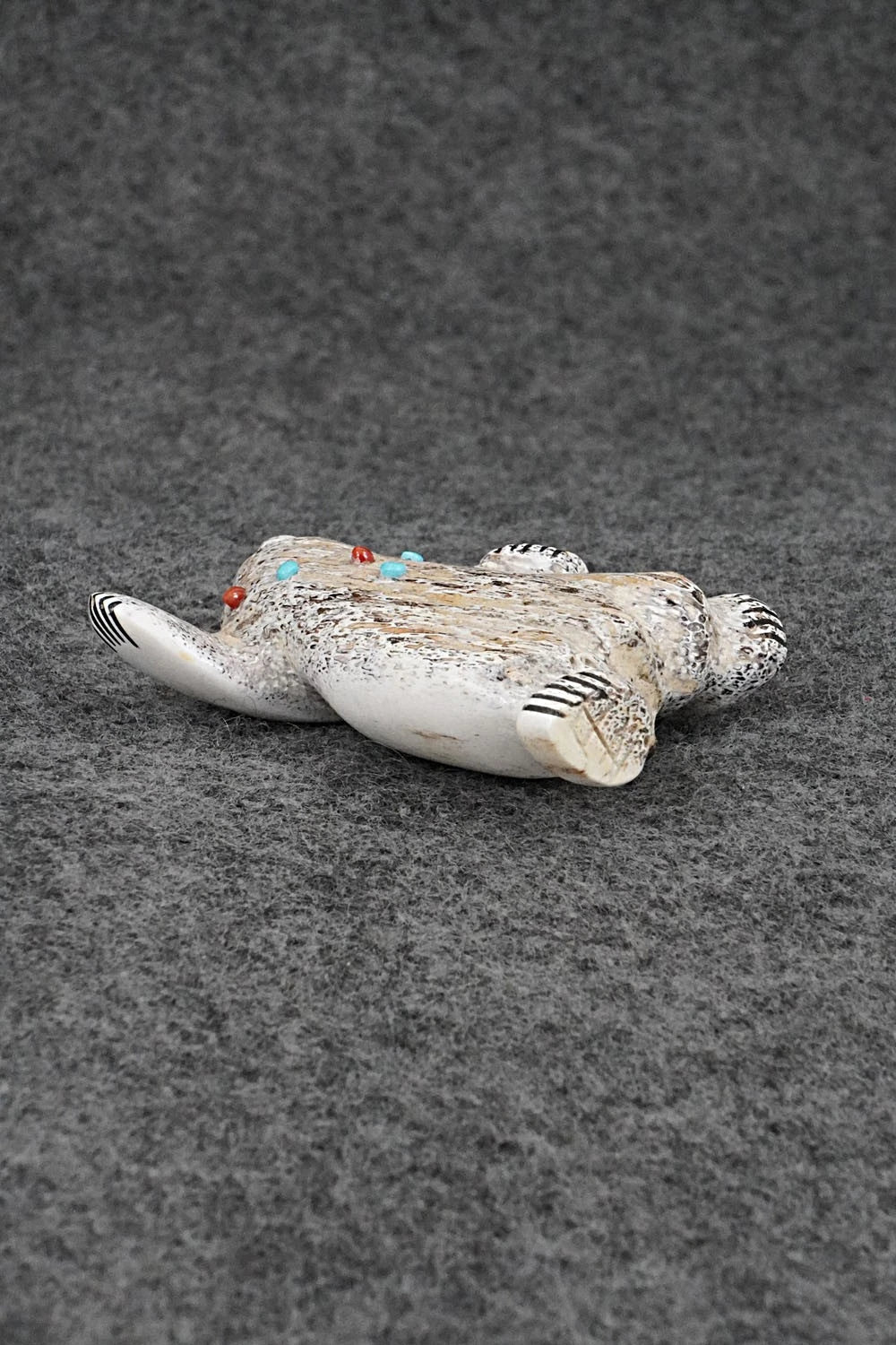Bear Zuni Fetish Carving - Claudia Peina