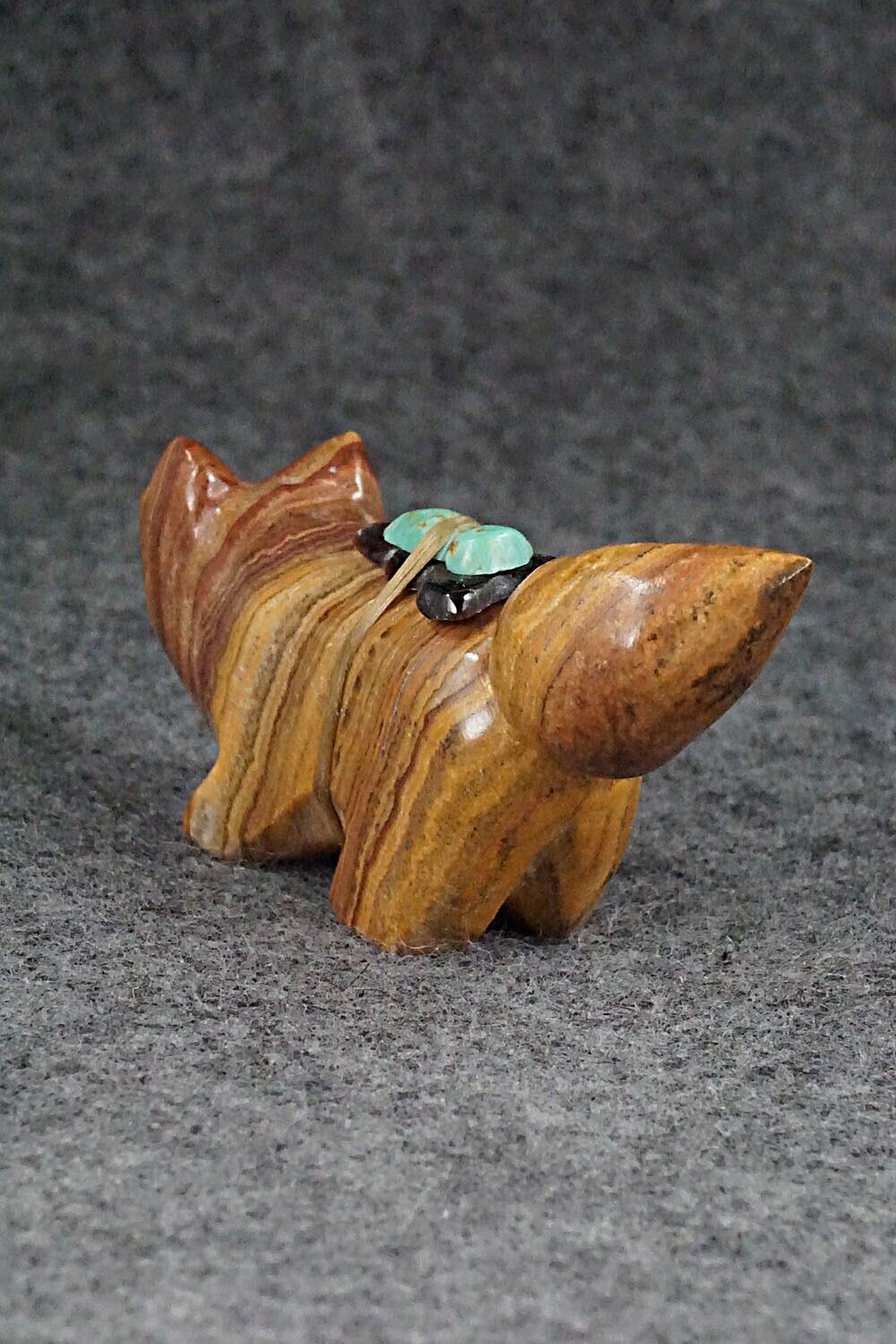 Wolf Zuni Fetish Carving - Enrike Leekya