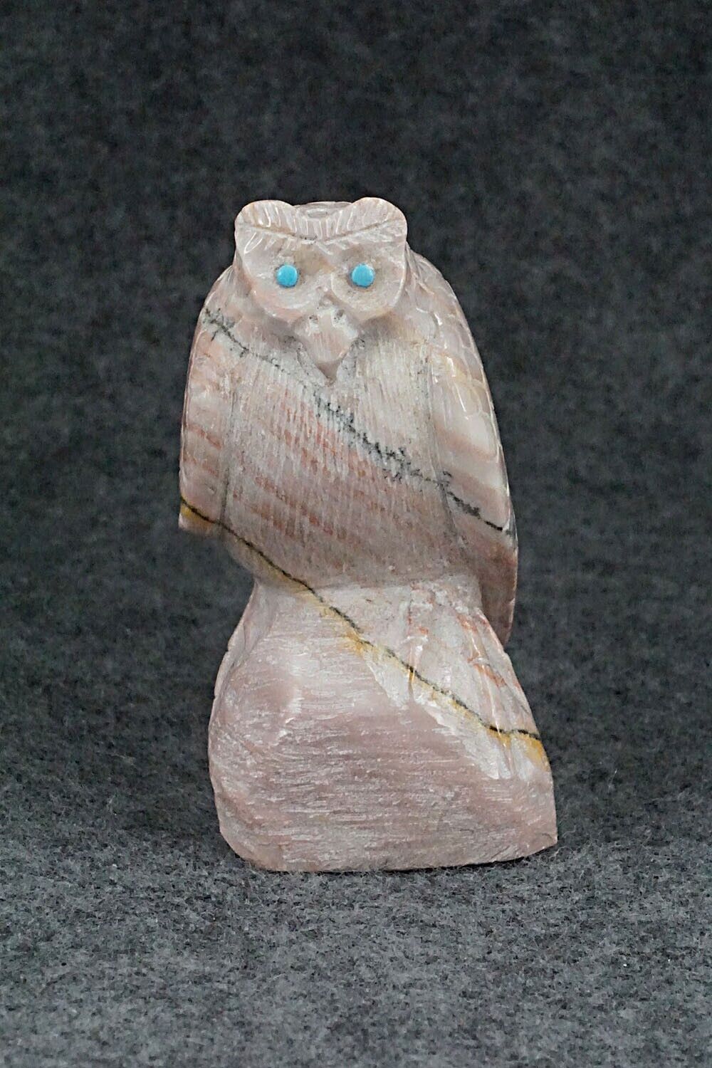 Owl Zuni Fetish Carving - Derrick Kaamasee