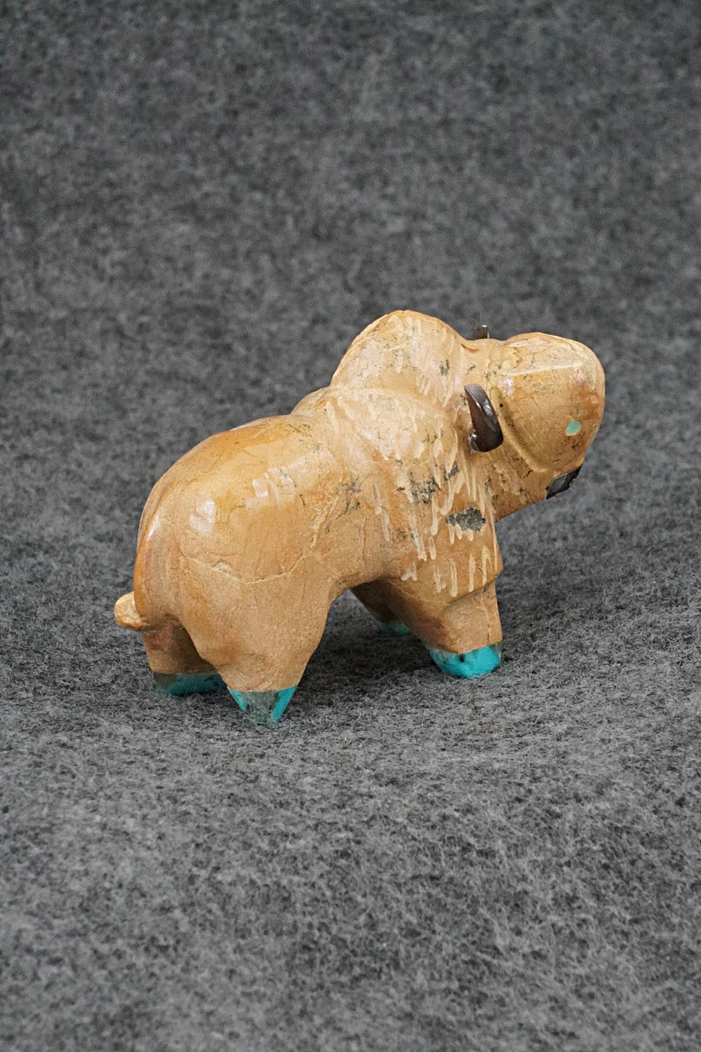 Buffalo Zuni Fetish Carving - Freddie Leekya