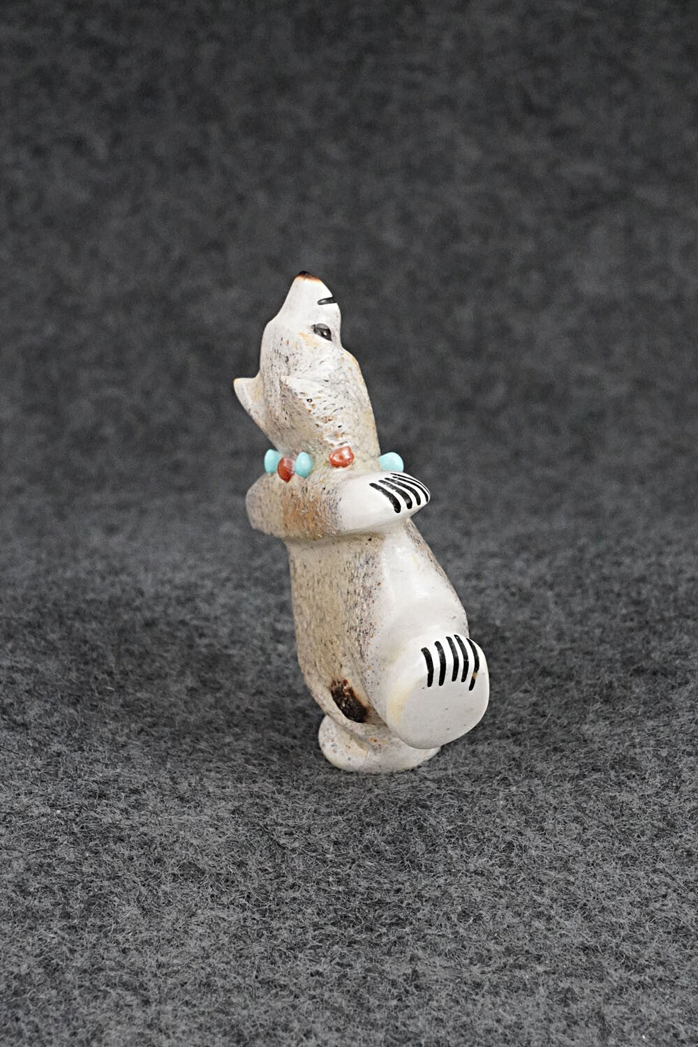 Bear Zuni Fetish Carving - Claudia Peina