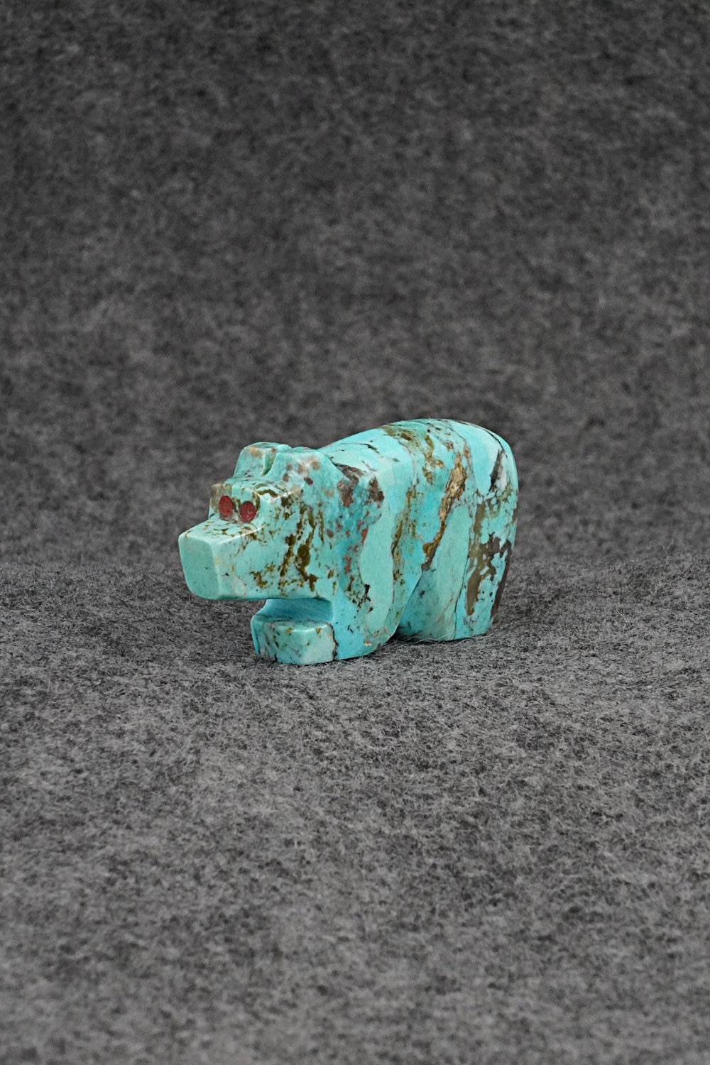 Bear Zuni Fetish Carving - Bernard Laiwakete