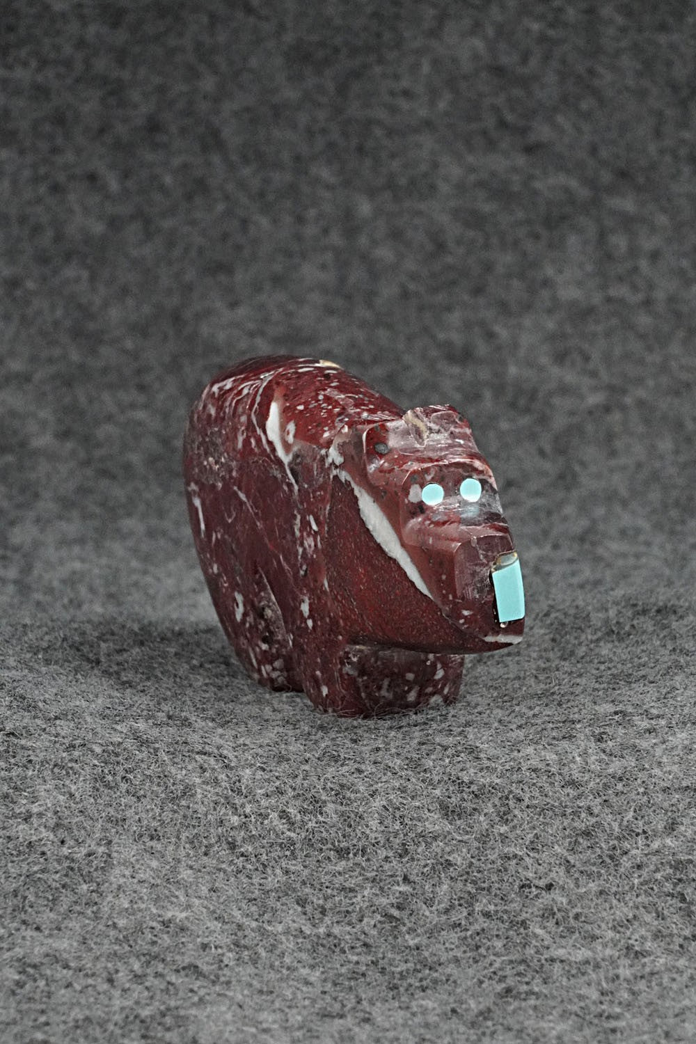 Bear Zuni Fetish Carving - Bernard Laiwakete