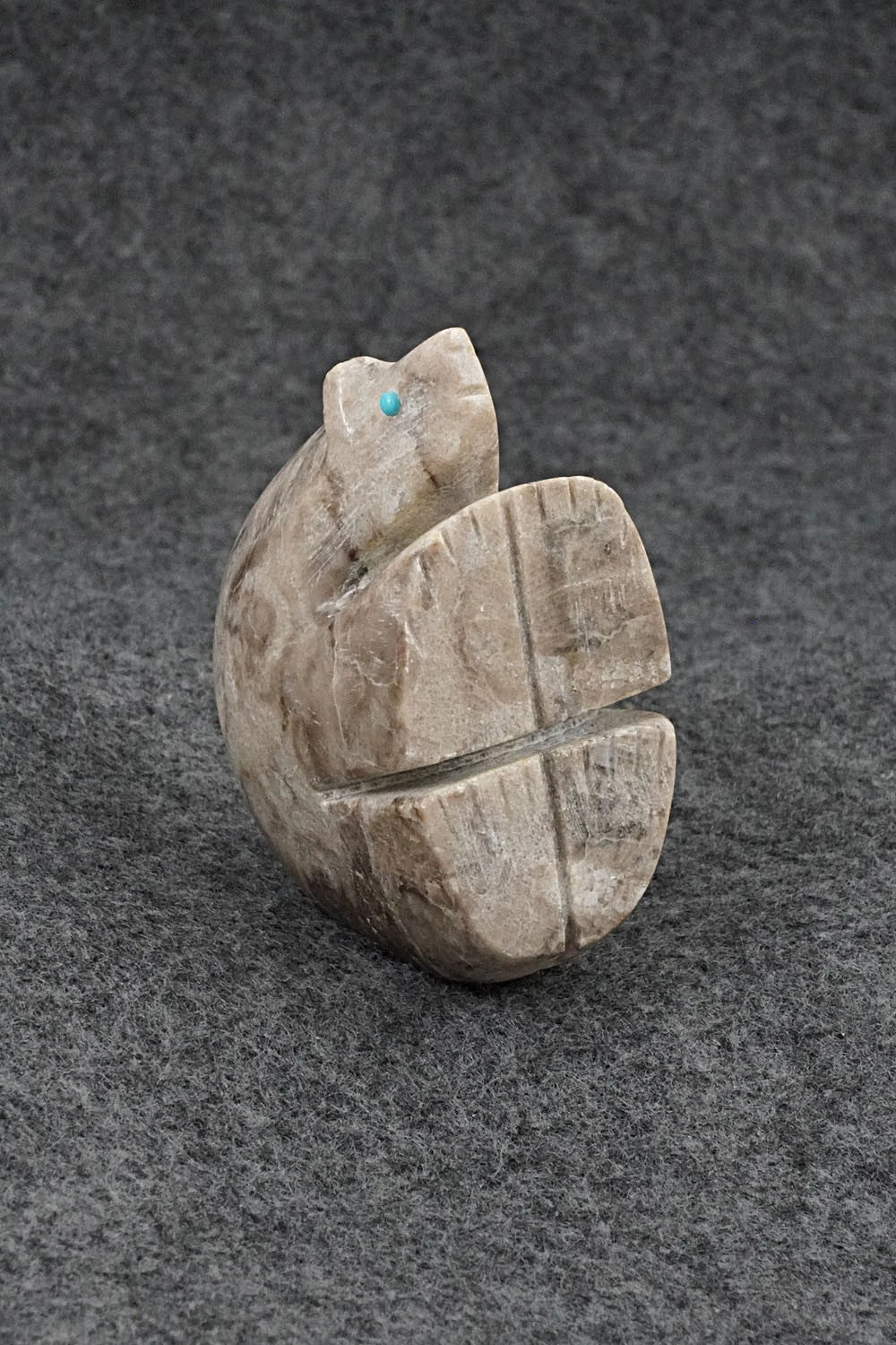 Bear Zuni Fetish Carving - Ronnie Lunasee