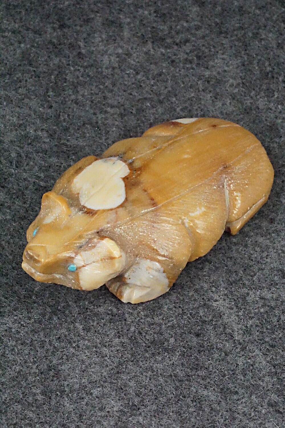 Badger Zuni Fetish Carving - Derrick Kaamasee